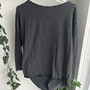 Back in Action Long Sleeved Shirt from Lululemon 🖤🤍